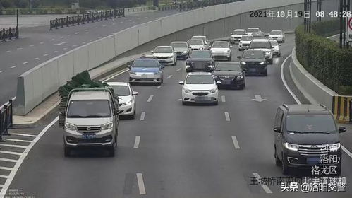 监控全开 这些车乱入快速路系统已被抓拍