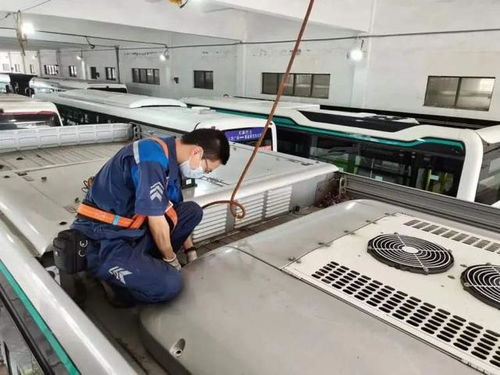 上海公交24小时全天候强化车辆动态监控,全力以赴保障梅雨季运营安全