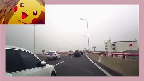 监控 白色轿车跟着前车加塞,不慎发生车祸,女司机破口大骂