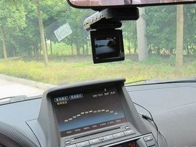 行车记录仪VS车载监控 谁更适合您的车辆安防需求?
